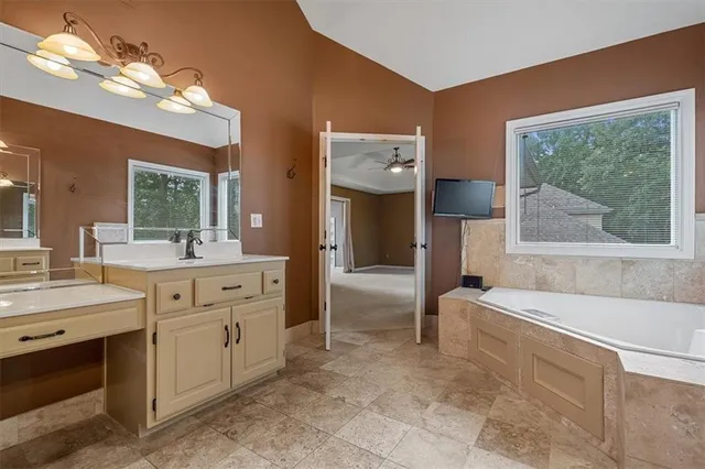 $3,650 | 5932 North Liston Court, Kansas City, MO 64151