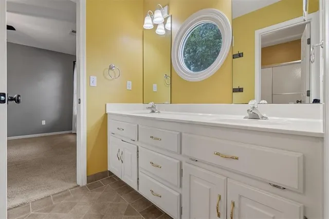 $3,650 | 5932 North Liston Court, Kansas City, MO 64151