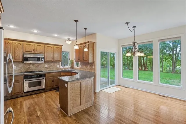 $3,650 | 5932 North Liston Court, Kansas City, MO 64151