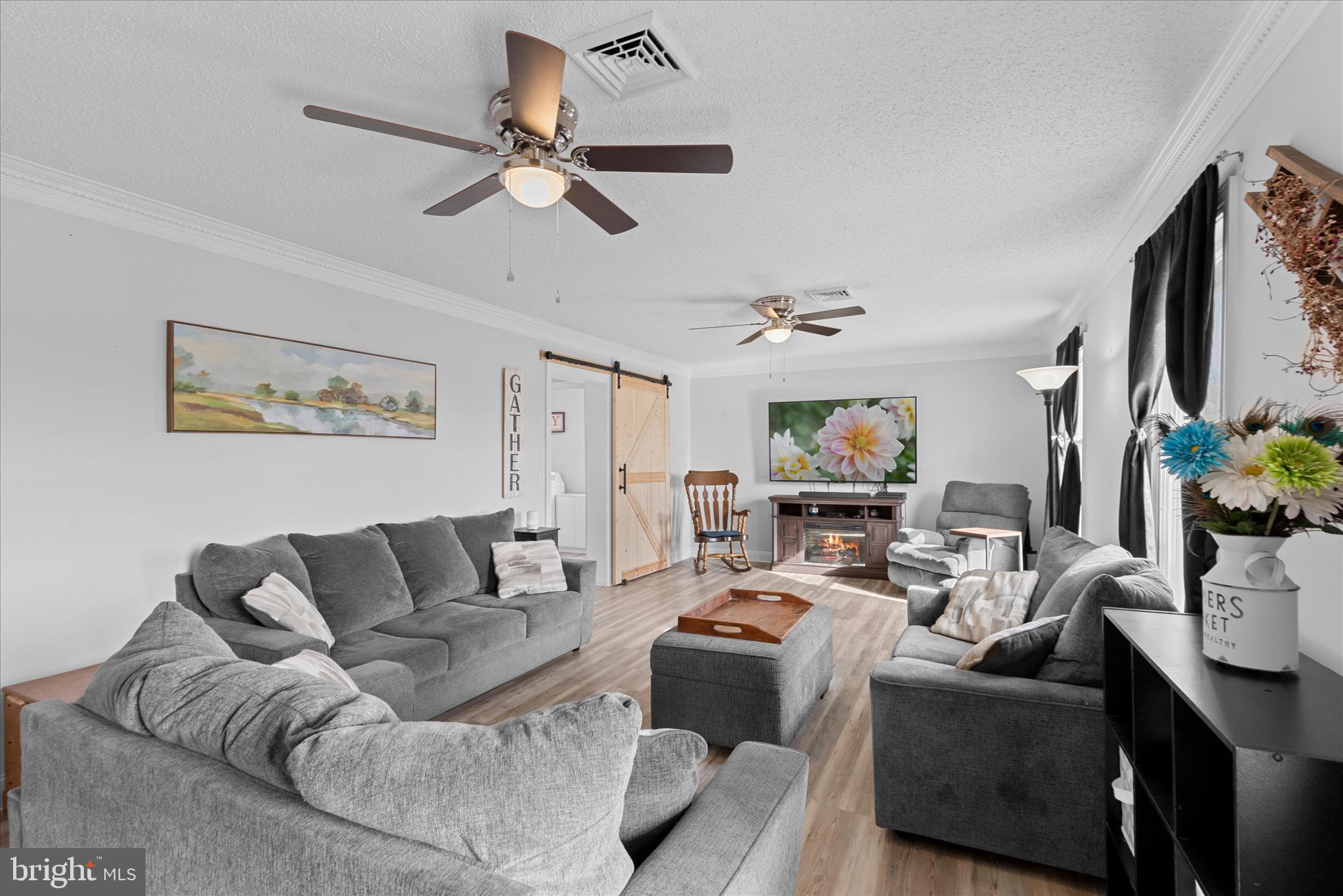 13171 Shiloh Church Road Laurel, DE 19956 - Photo 20 of 42 a living room with furniture