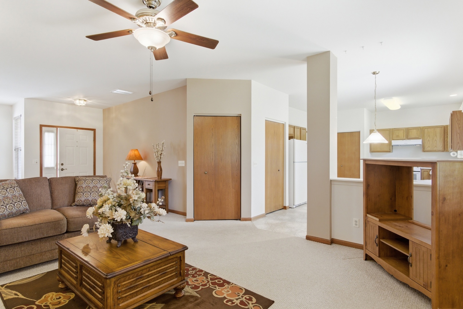 672 Cadillac Circle Romeoville, IL 60446 - Photo 4 of 24 Gallery Image 4