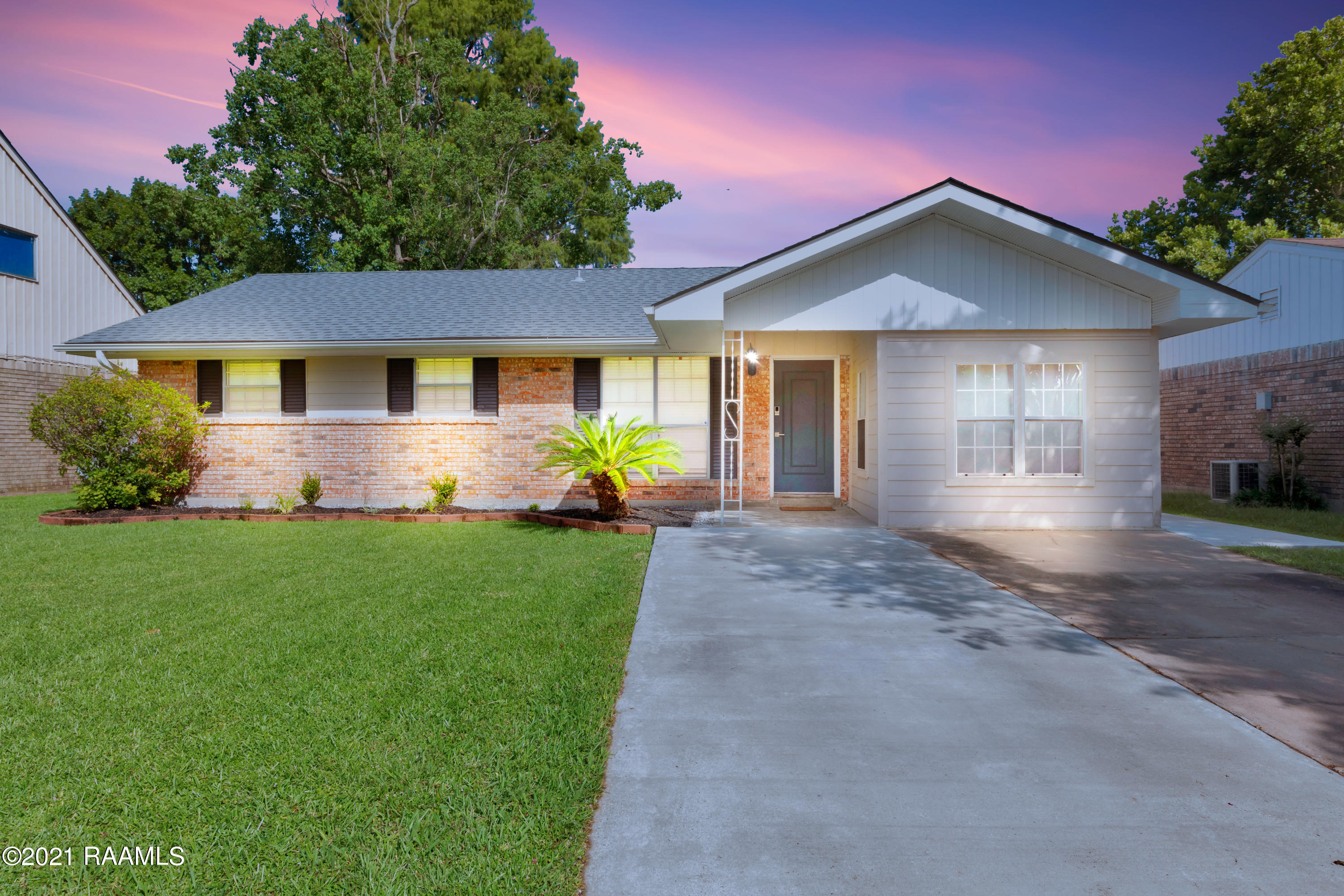 113 Fraternity Drive Lafayette, LA 70506 - Photo 25 of 25 113Fraternity-Twilight