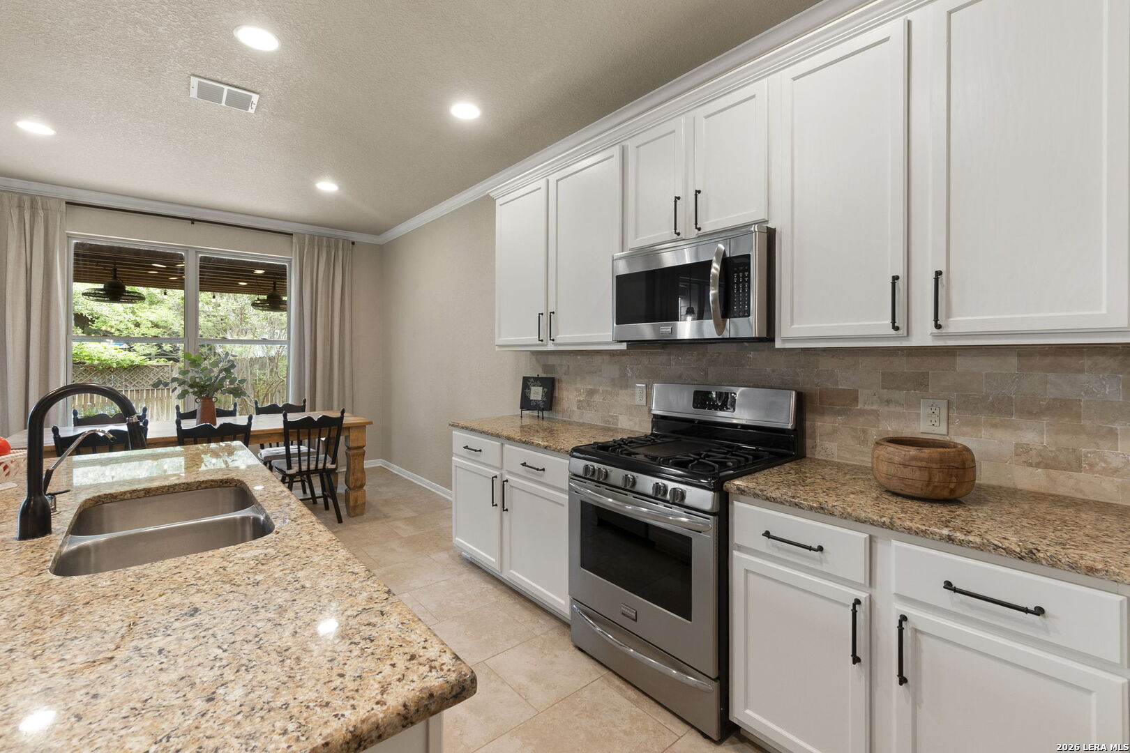 12522 Adams Ranch San Antonio, TX 78245 - Photo 9 of 25