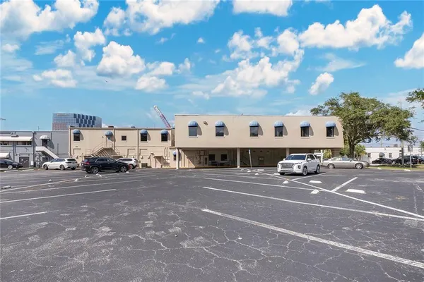 $20 | 126 East Colonial Drive, Orlando, FL 32801