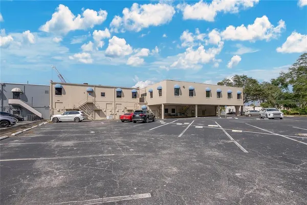 $20 | 126 East Colonial Drive, Orlando, FL 32801