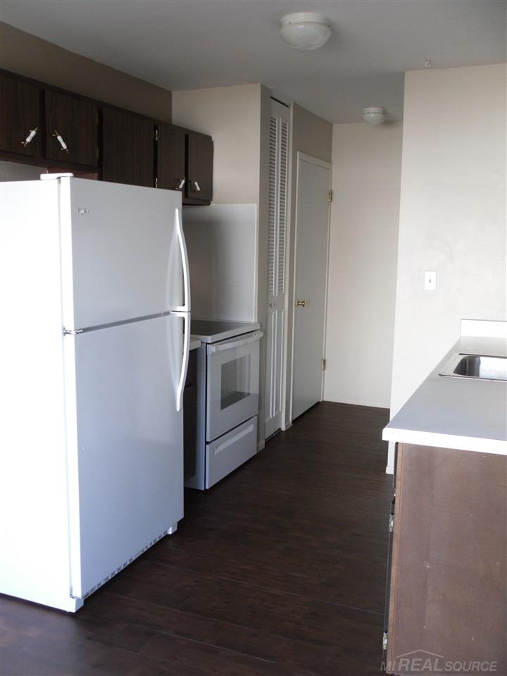 28366 Raleigh Crescent Drive, Unit 27 New Baltimore, MI 48051 - Photo 6 of 27