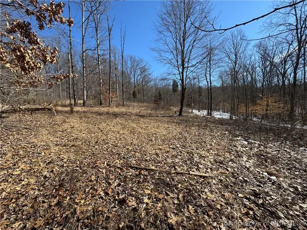 $282,900 | 3 In-237, English, IN 47118