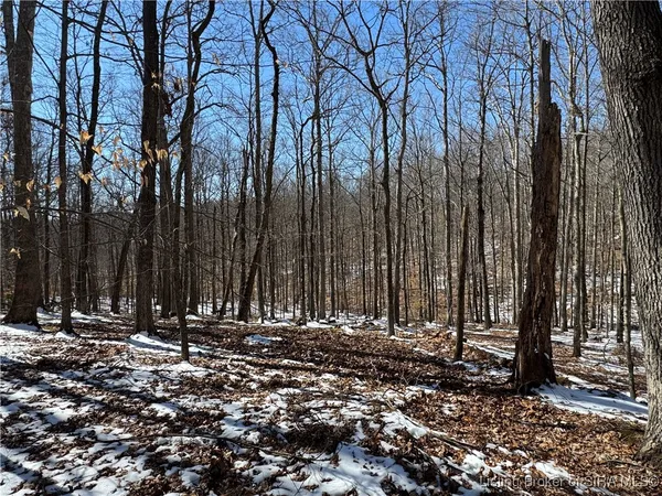$282,900 | 3 In-237, English, IN 47118