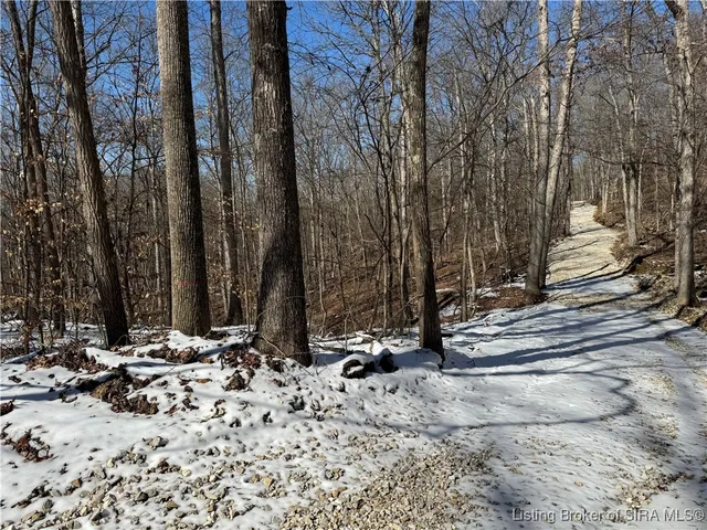 $263,059 | 3 In-237, English, IN 47118