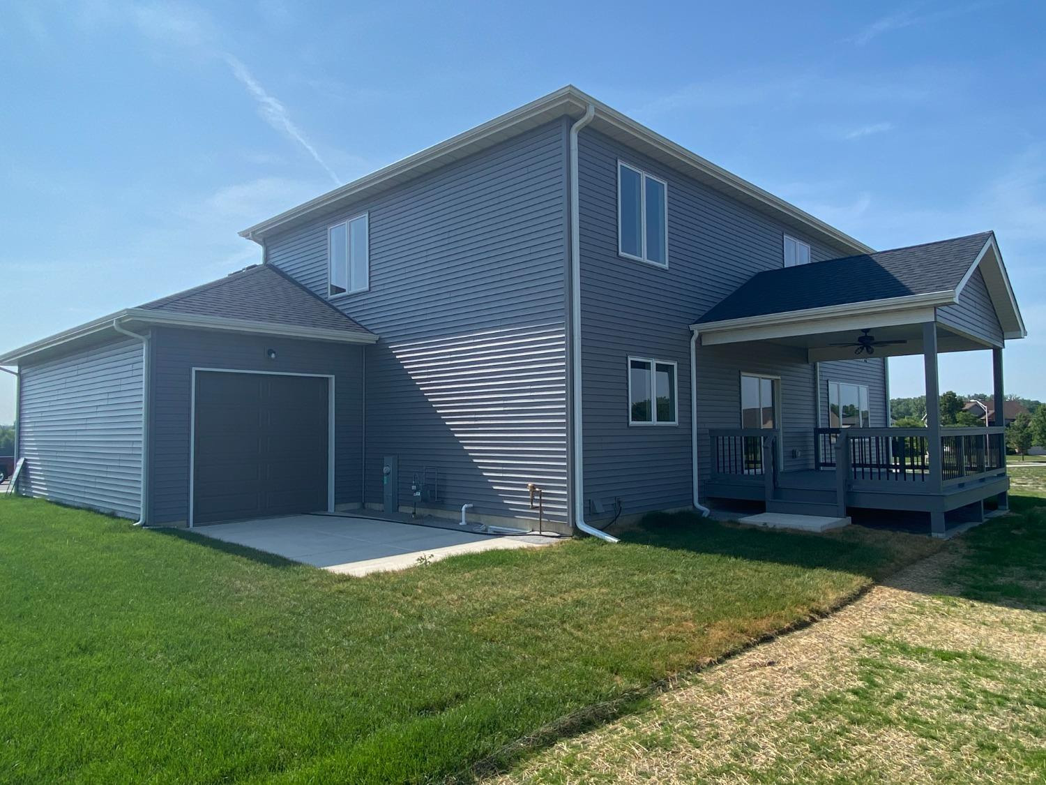 10131 Springlake Road St. John, IN 46373 - Photo 2 of 13 a front view of a house with garden