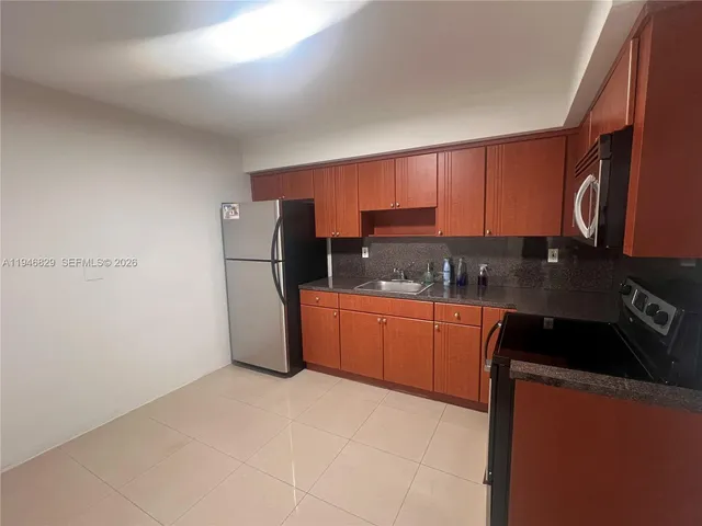 $2,050 | 5010 Southwest 26th Avenue, Unit 13, Dania Beach, FL 33312