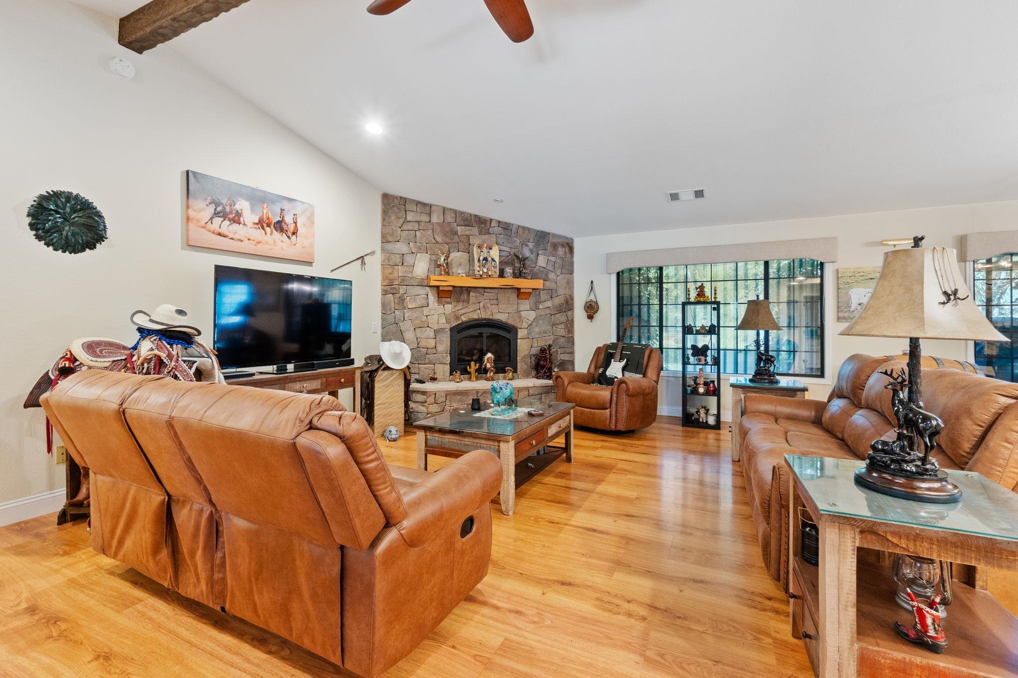13180 Montecito Road Red Bluff, CA 96080 - Photo 4 of 75