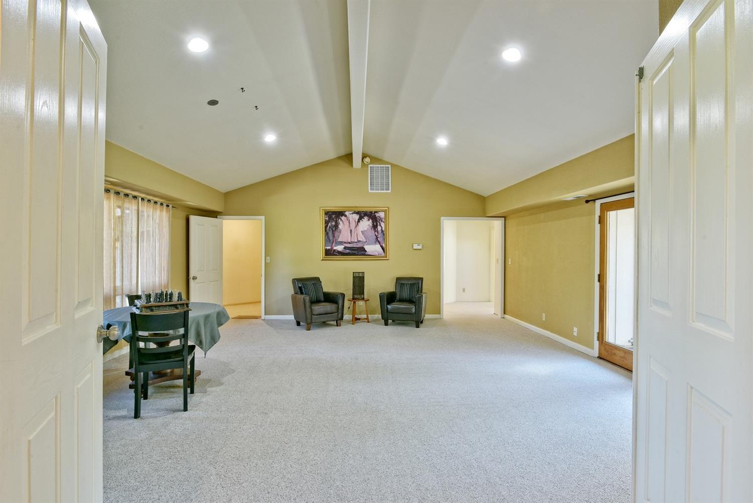 2948 Hillcrest Road Medford, OR 97504 - Photo 7 of 35 Additional Photo