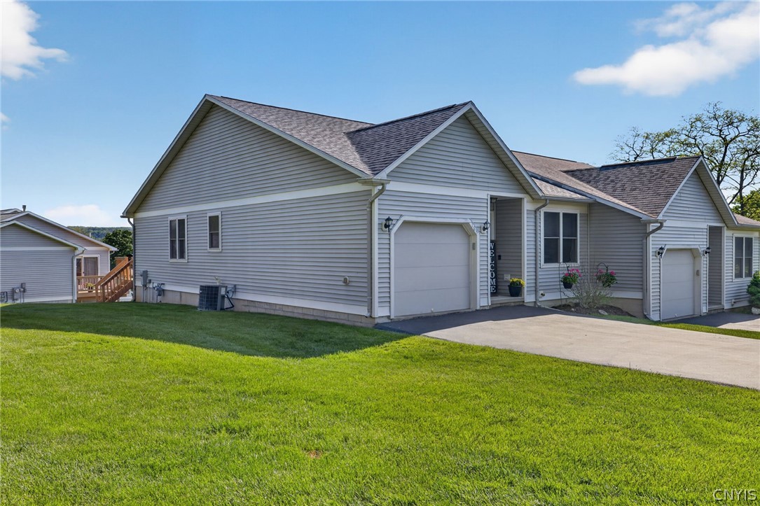 183 Timber Wolf Circle Geddes, NY 13209 - Photo 2 of 38