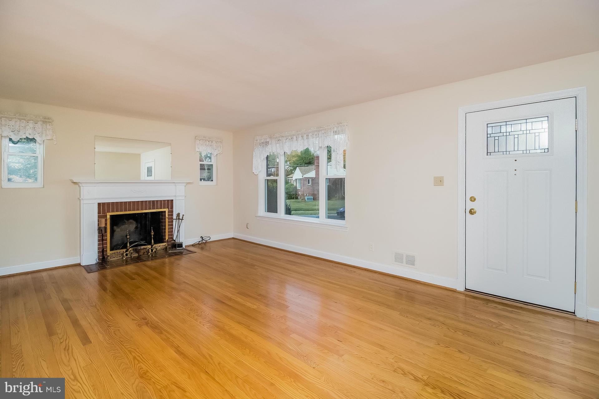 2718 Arcola Avenue Silver Spring, MD 20902 - Photo 4 of 30 Living Room
