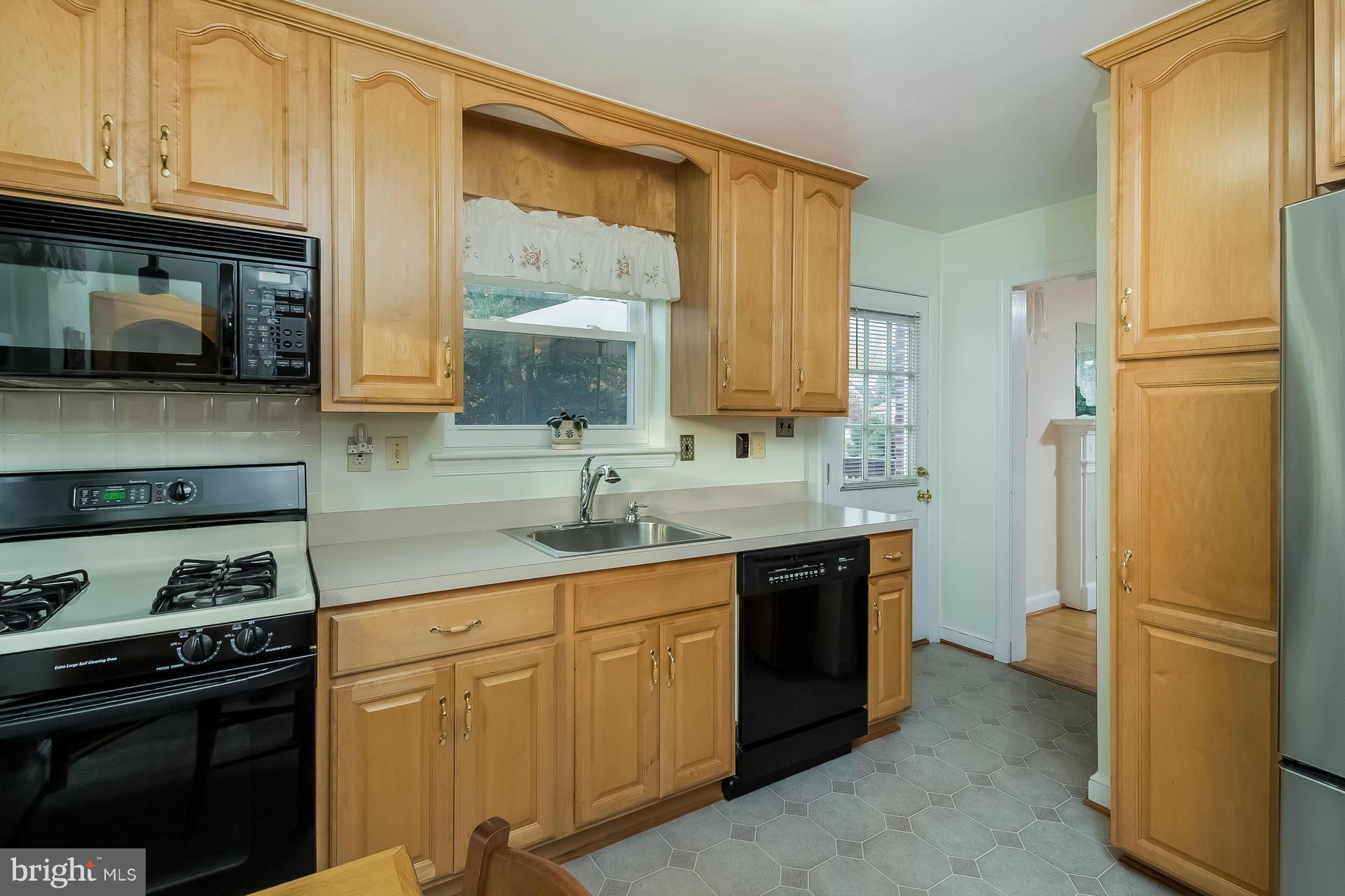 2718 Arcola Avenue Silver Spring, MD 20902 - Photo 6 of 30 Kitchen
