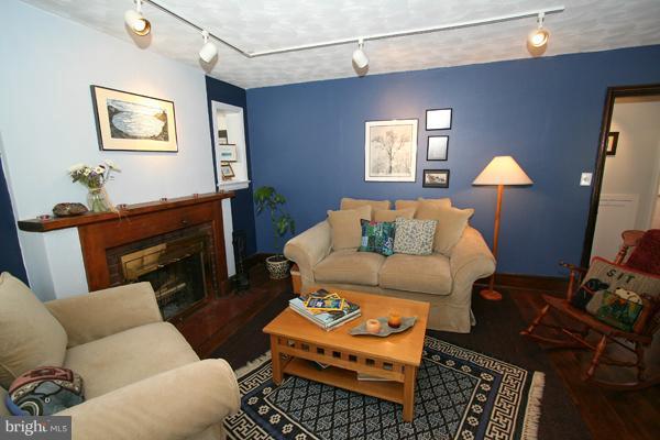 8006 Piney Branch Road Silver Spring, MD 20910 - Photo 18 of 30 Living Room1