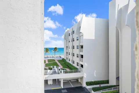 $599,000 | 3520 South Ocean Boulevard, Unit L402, South Palm Beach, FL 33480
