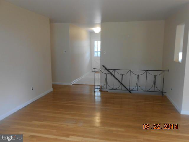 13103 Venango Road Fort Washington, MD 20744 - Photo 11 of 29 Living Room