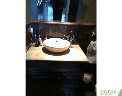 534 Edpas Road New Brunswick, NJ 08901 - Photo 16 of 25