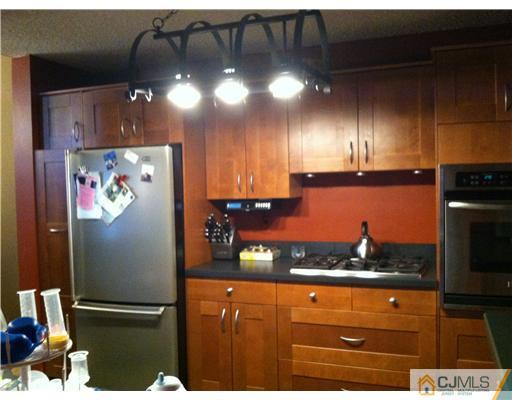 534 Edpas Road New Brunswick, NJ 08901 - Photo 5 of 25