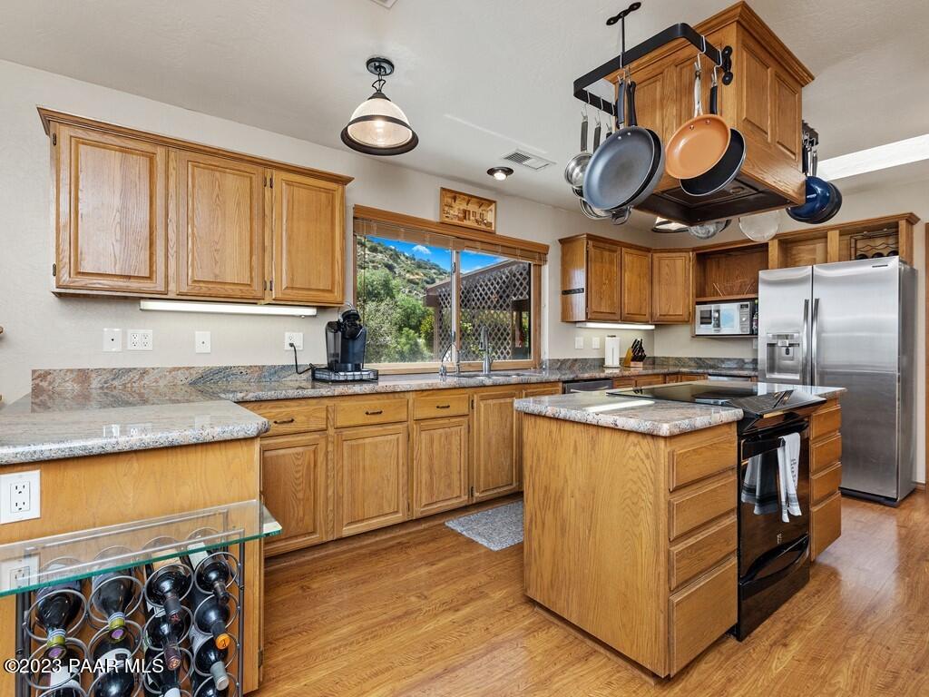 14770 North Brenda Road Prescott, AZ 86305 - Photo 11 of 37 012_Kitchen