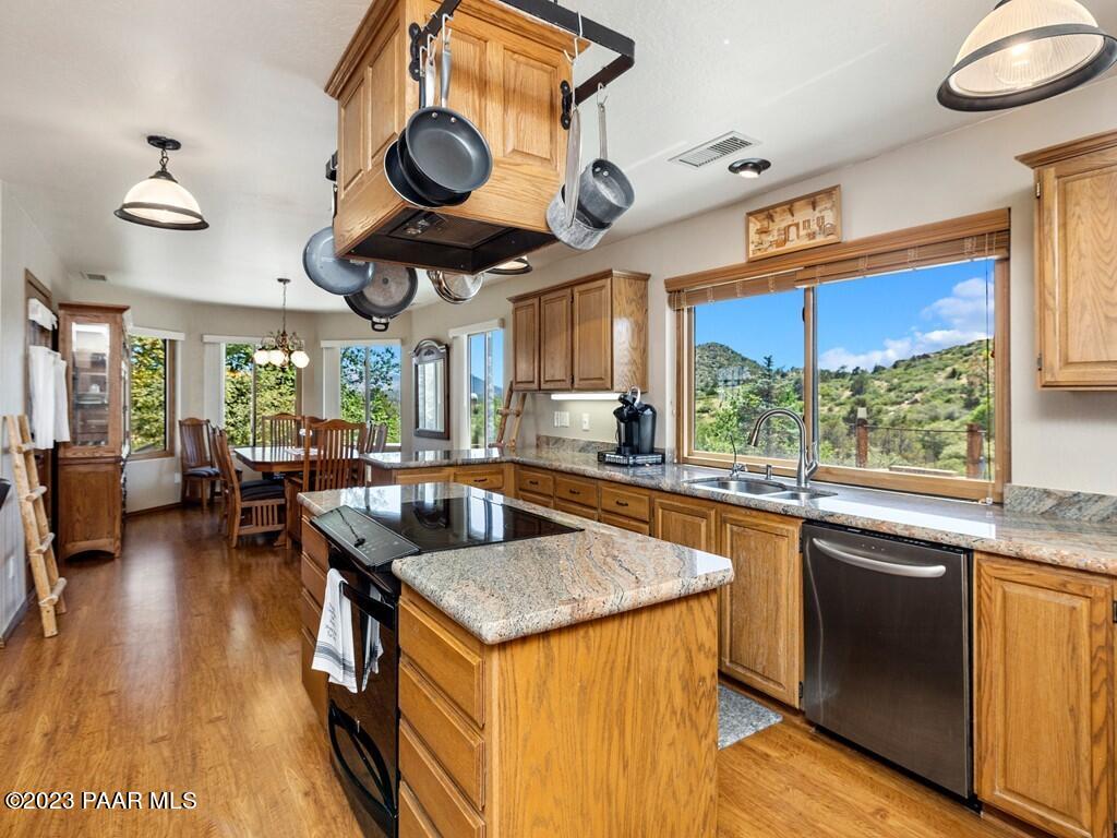 14770 North Brenda Road Prescott, AZ 86305 - Photo 12 of 37 013_Kitchen