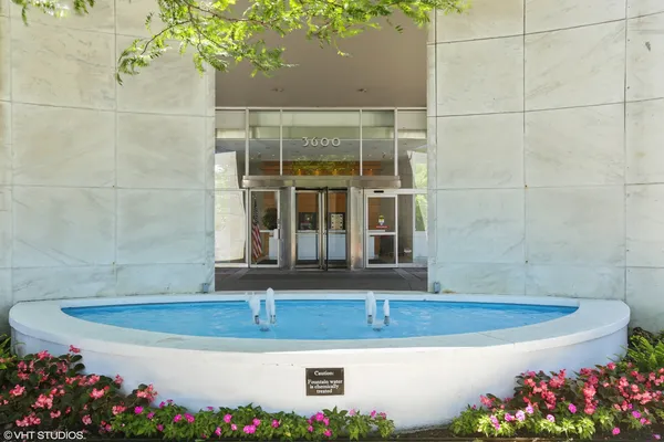 $2,200 | 3600 North Lake Shore Drive, Unit 2305, Chicago, IL 60613