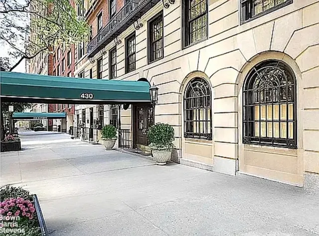 $1,675,000 | 430 East 57th Street, Unit 11D | Sutton Place