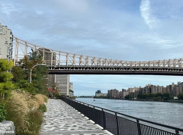 $1,675,000 | 430 East 57th Street, Unit 11D | Sutton Place