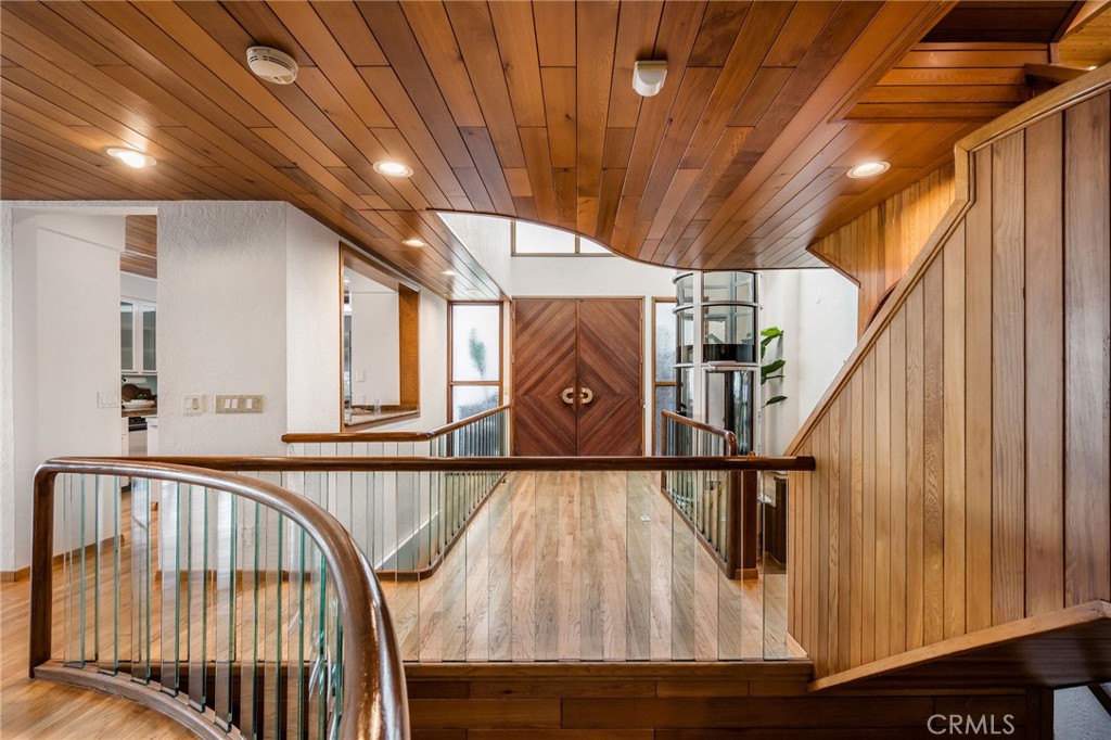 708 The Strand Manhattan Beach, CA 90266 - Photo 9 of 27 a view of entryway with wooden floor