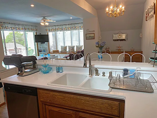 $9,800 | 122 2nd Avenue, Santa Cruz, CA 95062