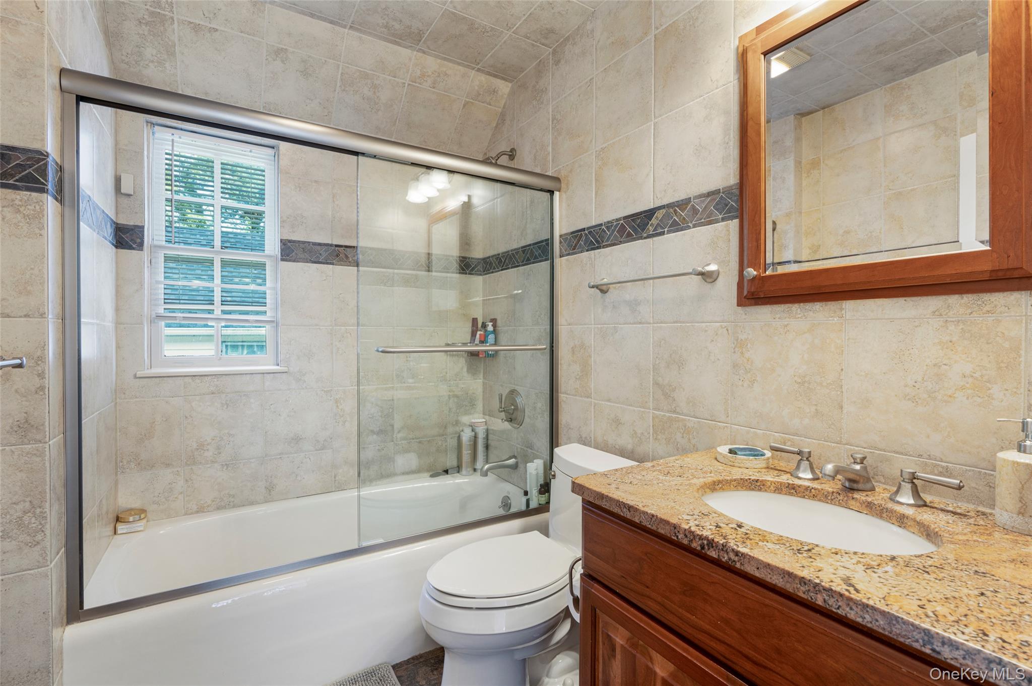 224 Mamaroneck Road Scarsdale, NY 10583 - Photo 19 of 28 Full bathroom on 2nd level