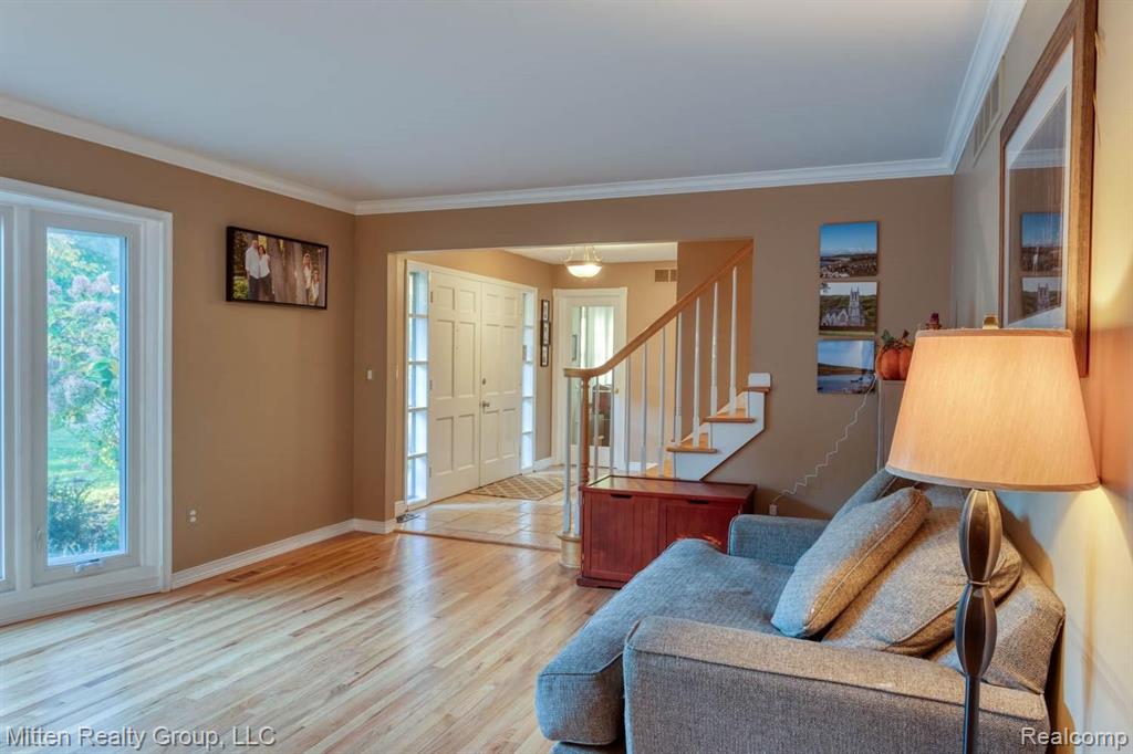 856 Spartan Drive Rochester Hills, MI 48309 - Photo 5 of 32