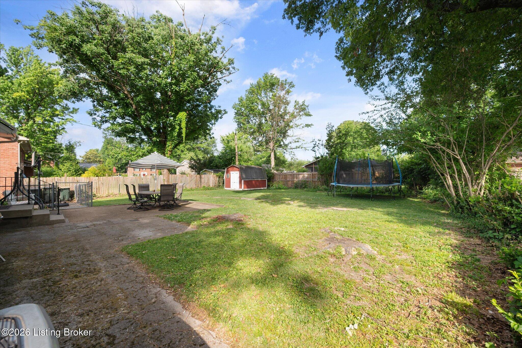 1905 Janlyn Road Jeffersontown, KY 40299 - Photo 24 of 26 Patio