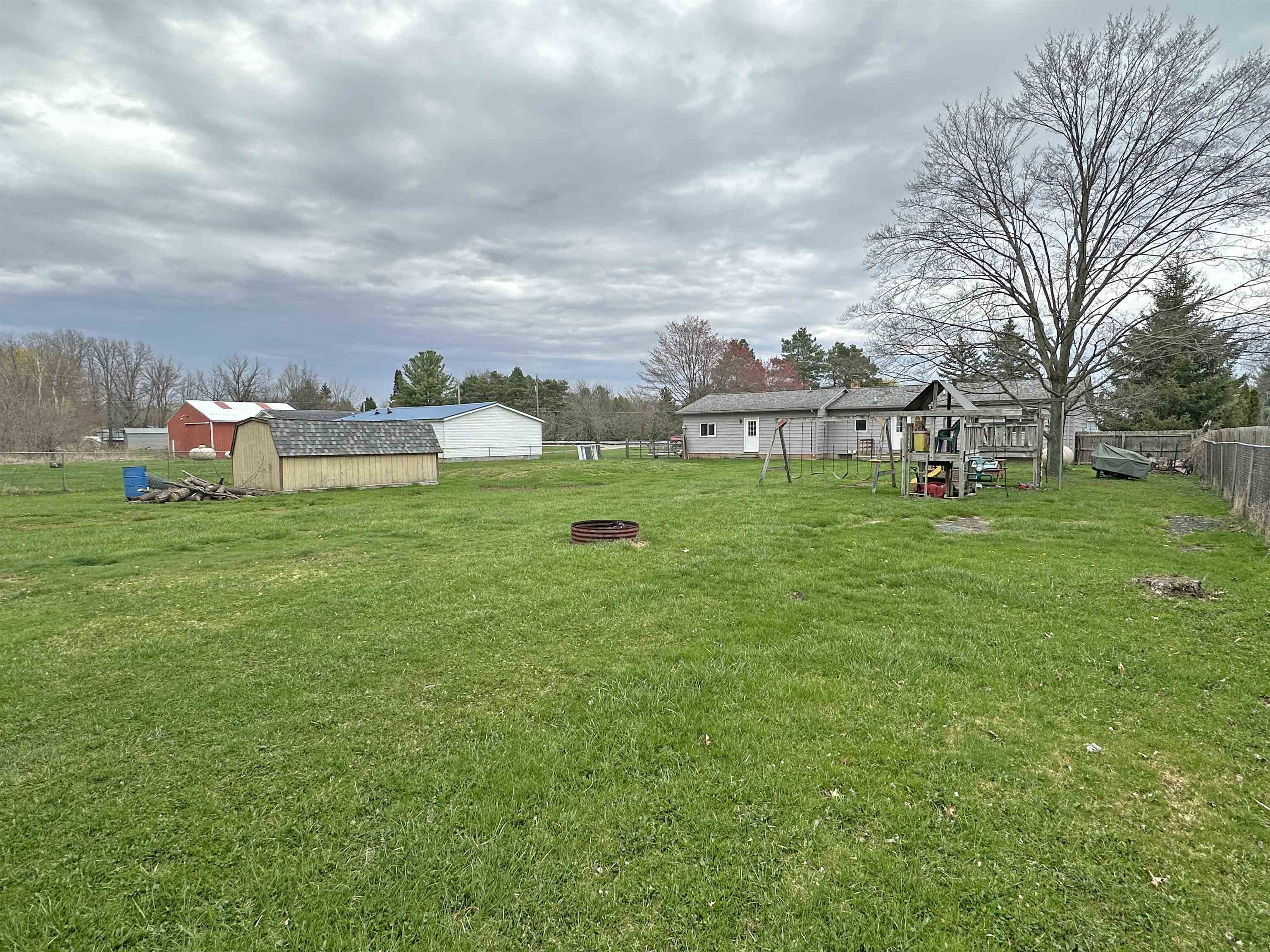 9167 Duffield Road Montrose, MI 48457 - Photo 6 of 28 50172469-fb264008-7df4-4be7-b99d-df31f39ab256.JPG