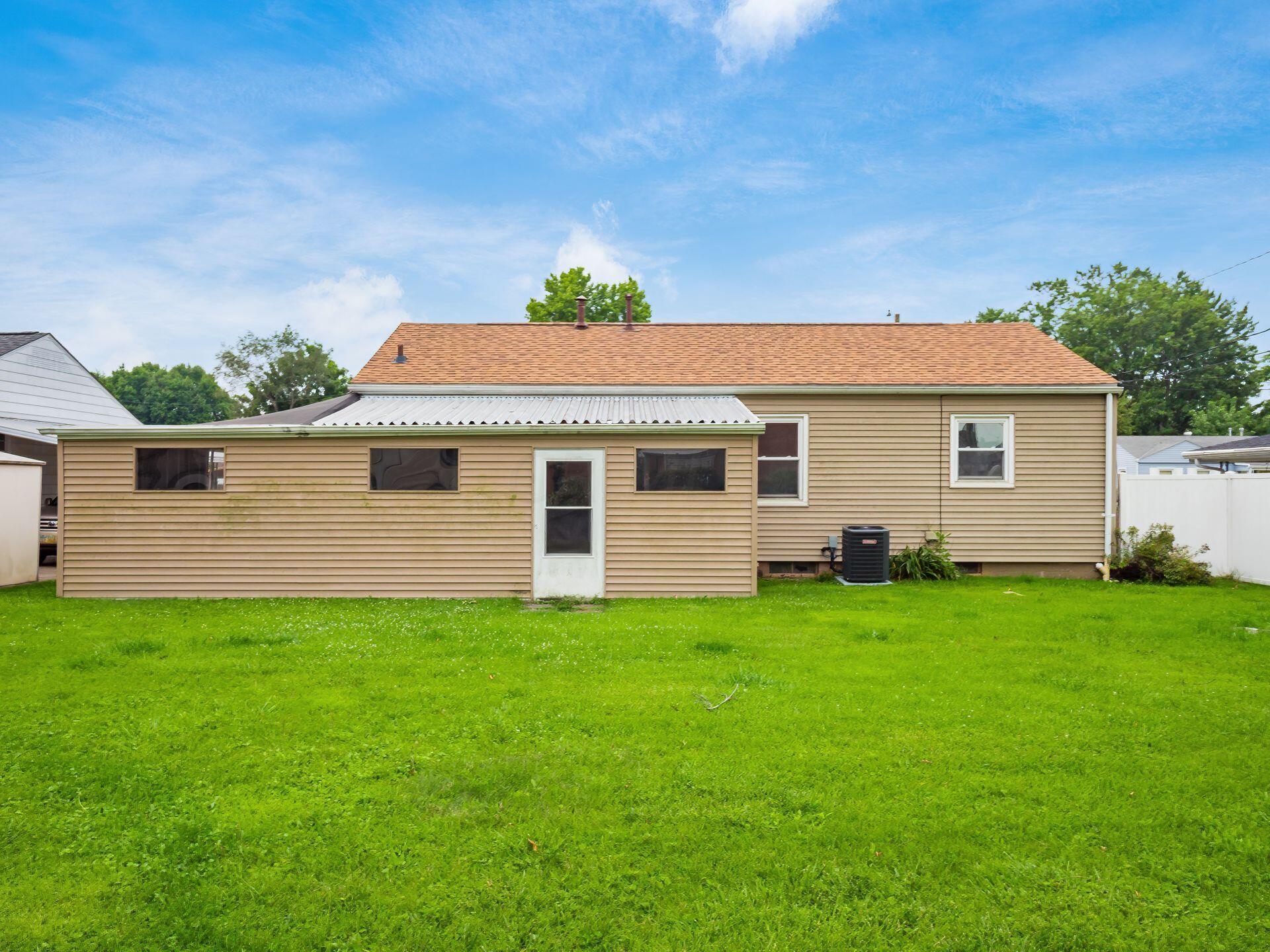 4636 Ludington Road Columbus, OH 43227 - Photo 33 of 35 033_402a_A 4636 Ludington 065
