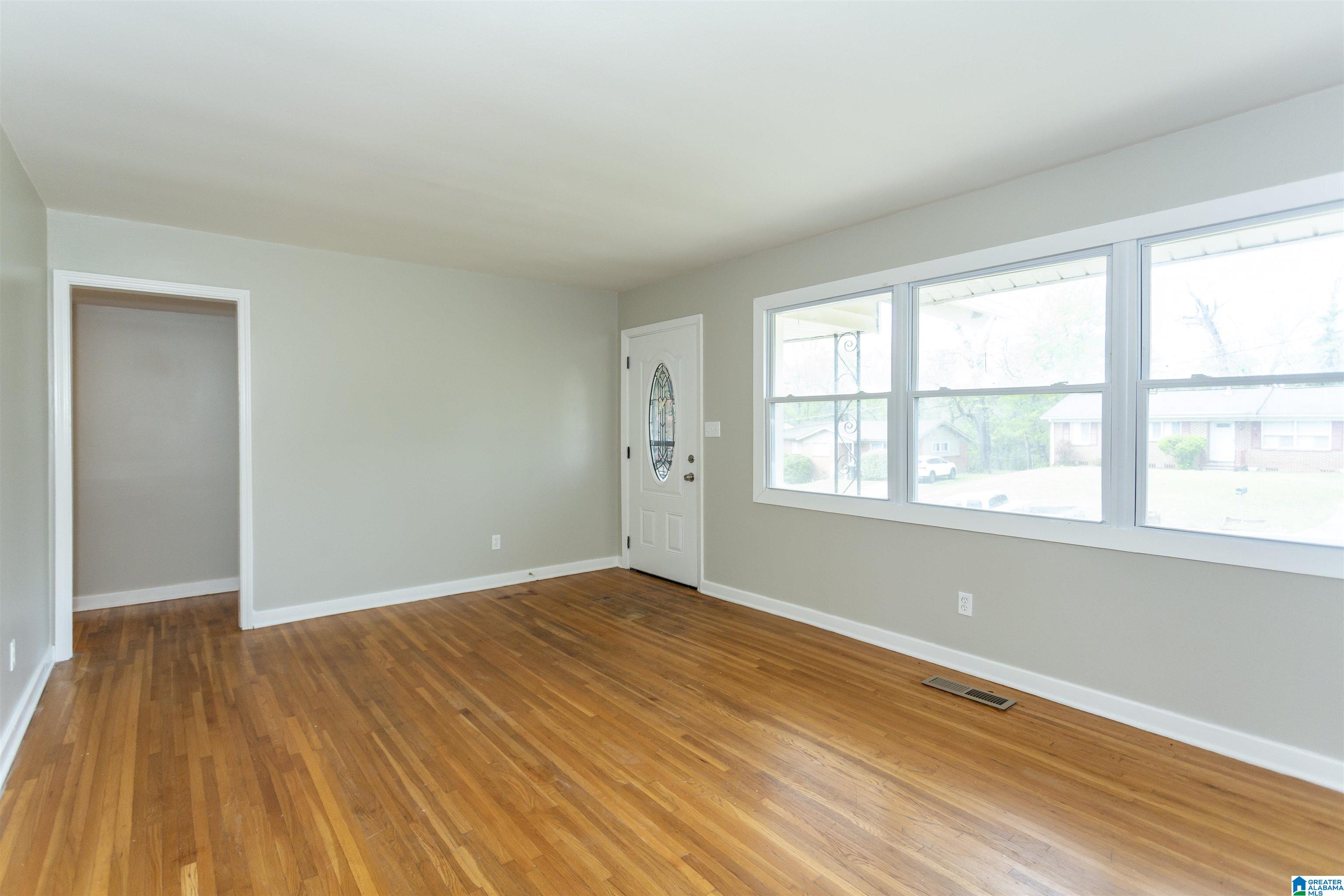417 Burgundy Road Birmingham, AL 35215 - Photo 8 of 44