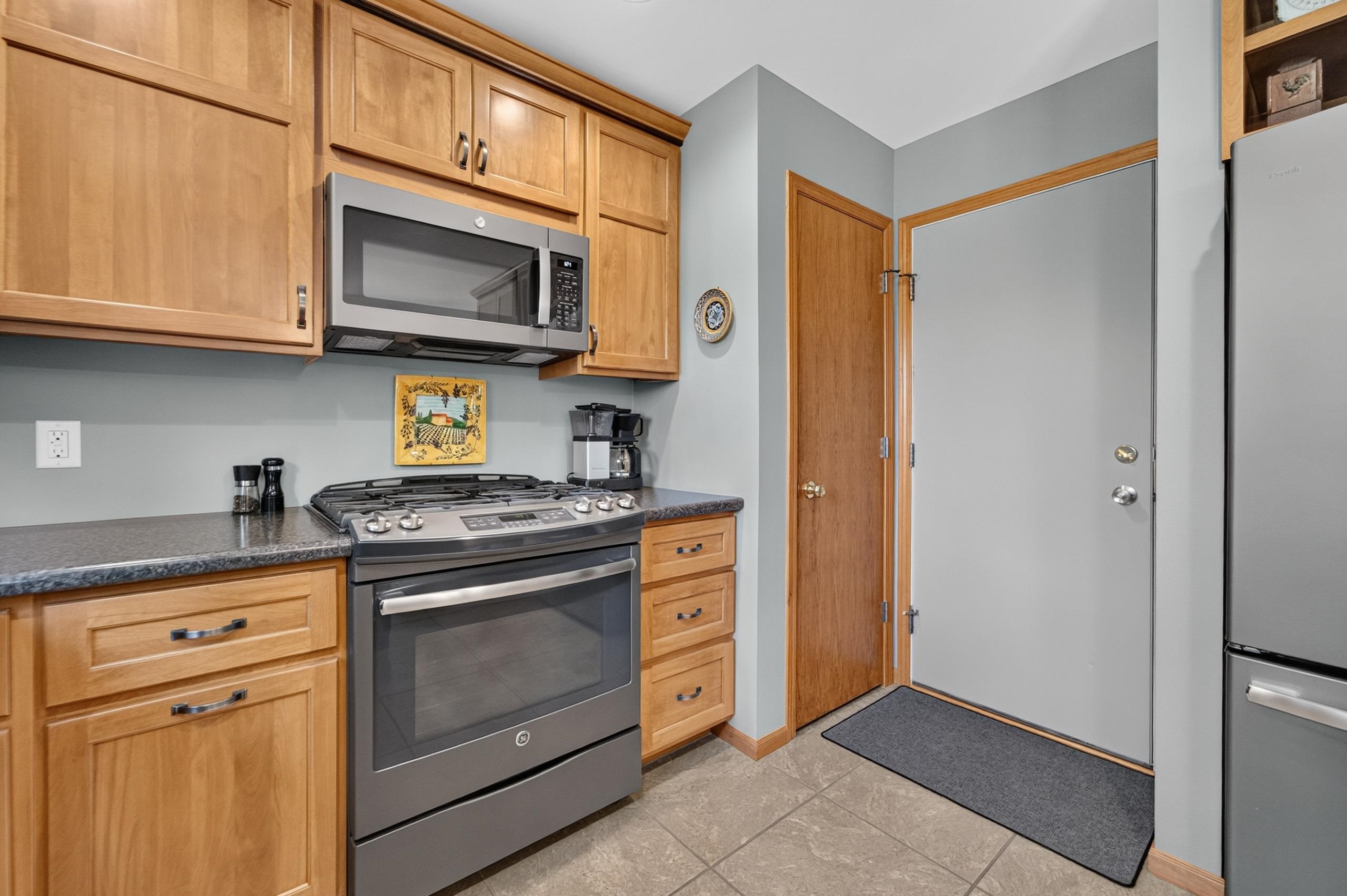 837 Vista Ridge Drive Mount Horeb, WI 53572 - Photo 12 of 38