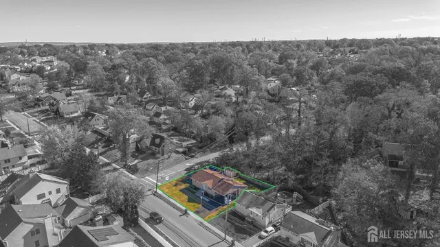 $479,999 | 479 Chain O' Hills Road, Colonia, NJ 07067