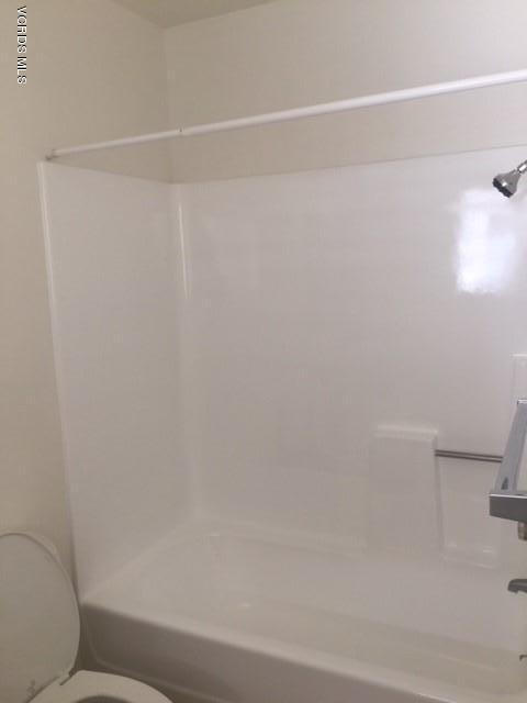 312 East Bard Road Oxnard, CA 93033 - Photo 13 of 20 a bathroom with a bathtub