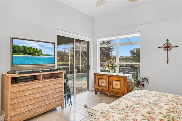 $1,200,000 | 5735 Persimmon Way, Naples, FL 34110