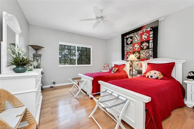 $1,200,000 | 5735 Persimmon Way, Naples, FL 34110