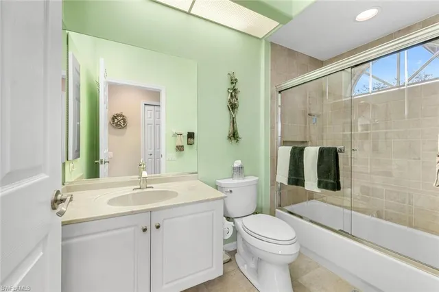 $1,200,000 | 5735 Persimmon Way, Naples, FL 34110