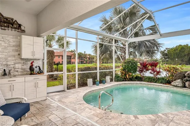 $1,200,000 | 5735 Persimmon Way, Naples, FL 34110