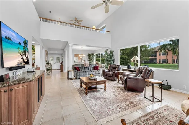 $1,200,000 | 5735 Persimmon Way, Naples, FL 34110