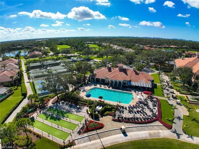 $1,200,000 | 5735 Persimmon Way, Naples, FL 34110