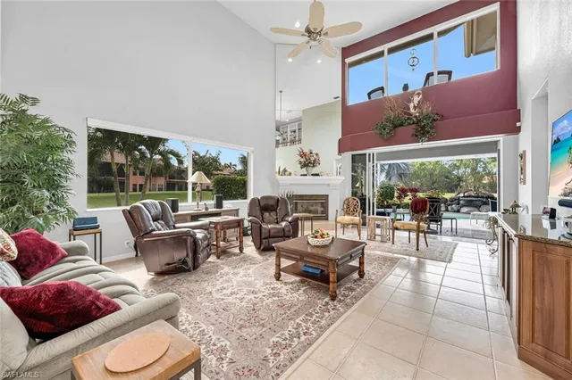 $1,200,000 | 5735 Persimmon Way, Naples, FL 34110