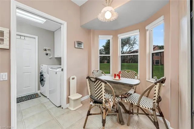 $1,200,000 | 5735 Persimmon Way, Naples, FL 34110