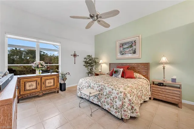 $1,200,000 | 5735 Persimmon Way, Naples, FL 34110